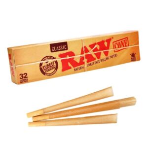 RAW Classic King Size Cones 32 stk i eske, med ferdigrullede kjegler og filter synlig foran emballasjen
