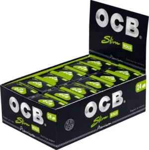 Kartong med OCB Black Slim Rolls, åpen displayeske med 24 grønne ruller
