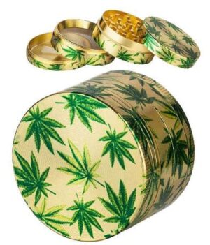 Golden Weed Metallgrinder 4-deler med grønt weed leaf-design og flere deler vist åpne og lukket