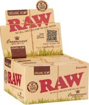 RAW Organic Connoisseur King Size Slim + Tips kartong med brune esker, vist åpen med flere pakker inni