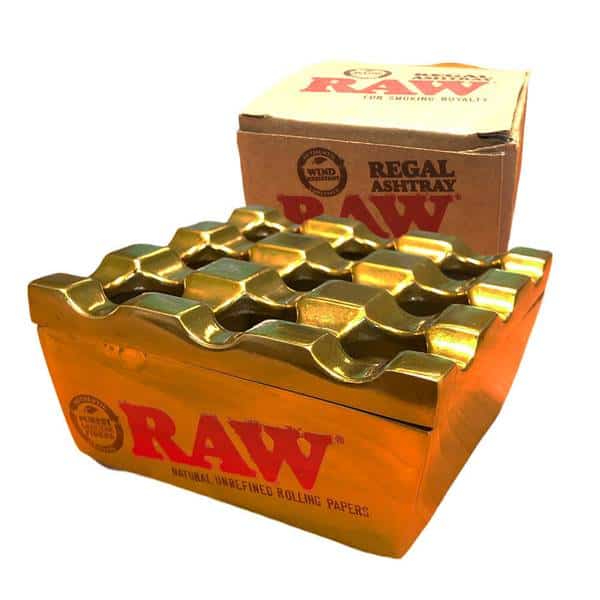 RAW Regal Metall Askebeger i gullfarget metall, med RAW-logo og original emballasje bak
