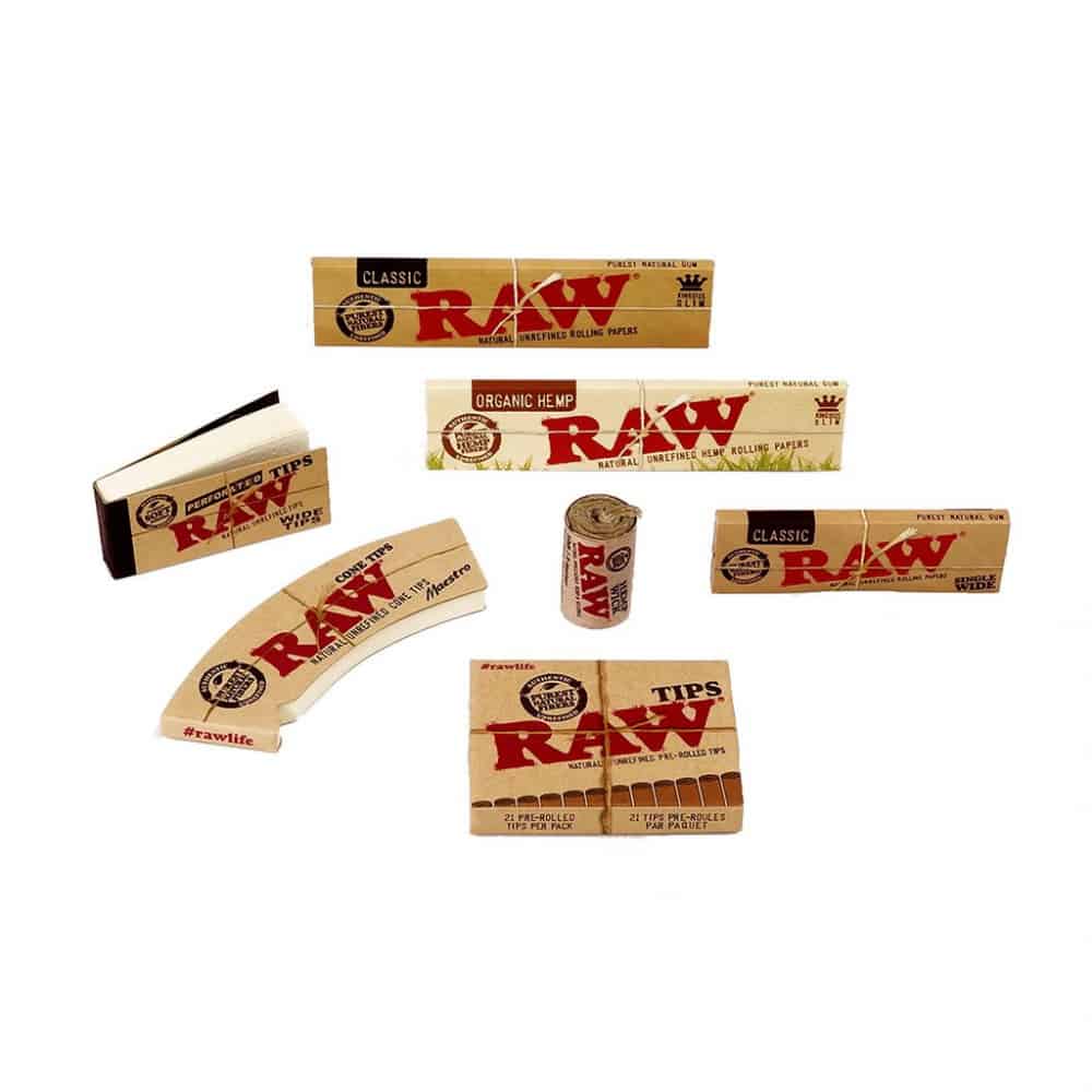 RAW Starter Box med rullpapir, tips og hempwick i ulike pakker på hvit bakgrunn
