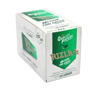 Kartong med Rizla Green Cut Corners Regular Size, hvit og grønn emballasje med tydelig logo